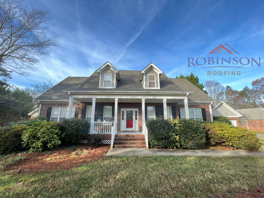 New Owens Corning,Shingle Roof By Robinson Roofing.